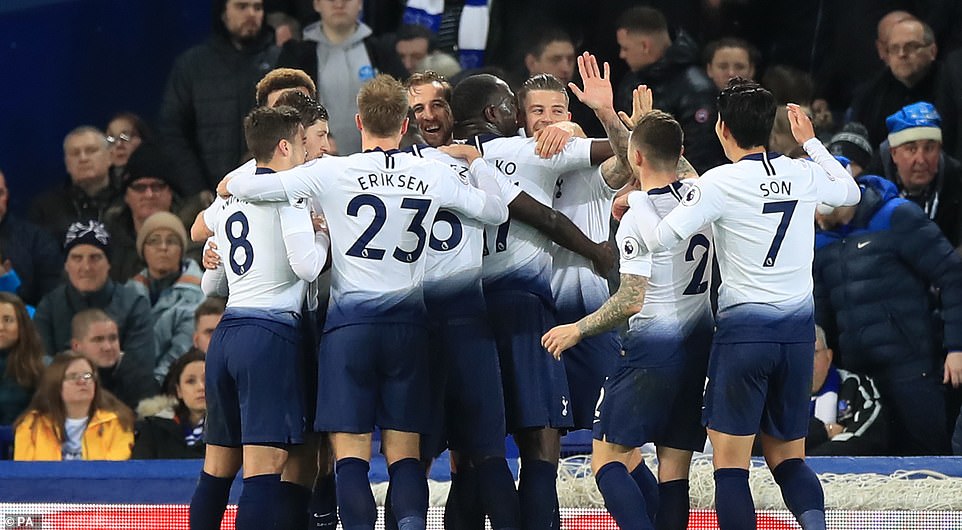 皇马客场3-0击败毕巴，维尼修斯表现低迷，全场仅射正1次，状态持续下滑。