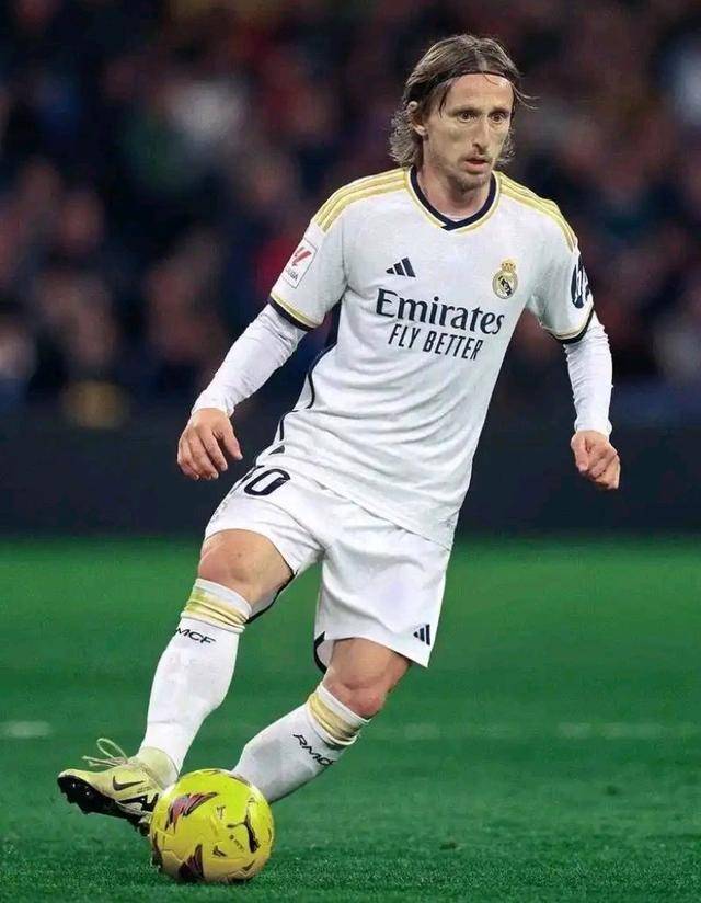 贝蒂斯2-1乌德勒支，米格尔-罗德里格斯中场吊射，阿布德制胜