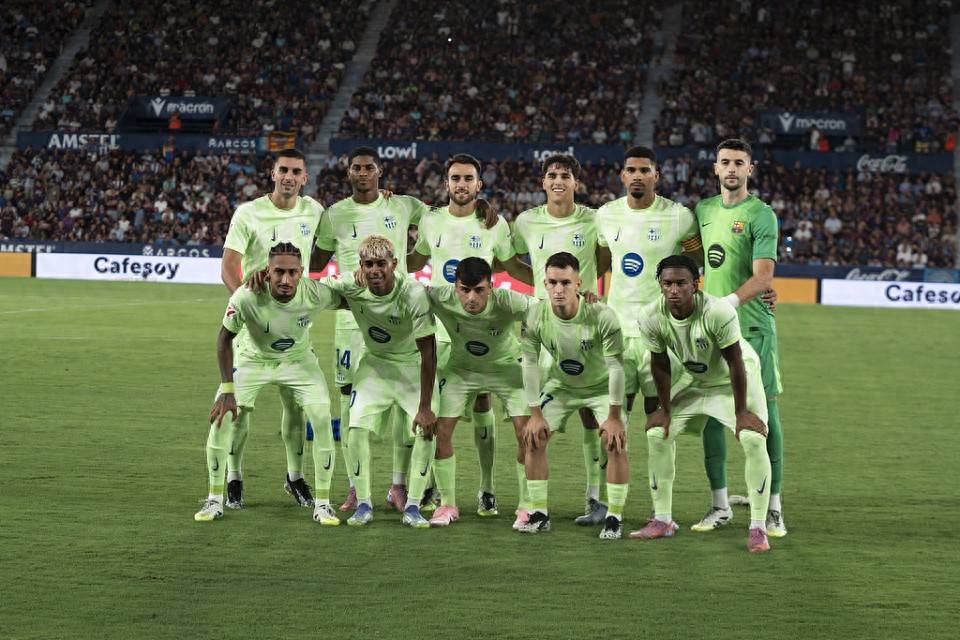 英超积分榜：利物浦连败后跌至第11，蓝军曼城分列二三位